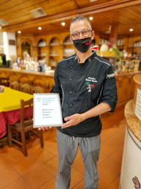 Gabriele con premio TripAdvisor 2020