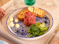 Tartare di Angus con crostoni di pane al burro del Pennar