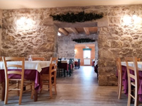 Le accoglienti salette del ristorante Rifugio Campolongo