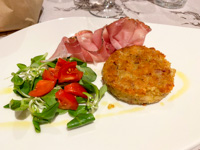 Tortino di patate, specke e insalatina